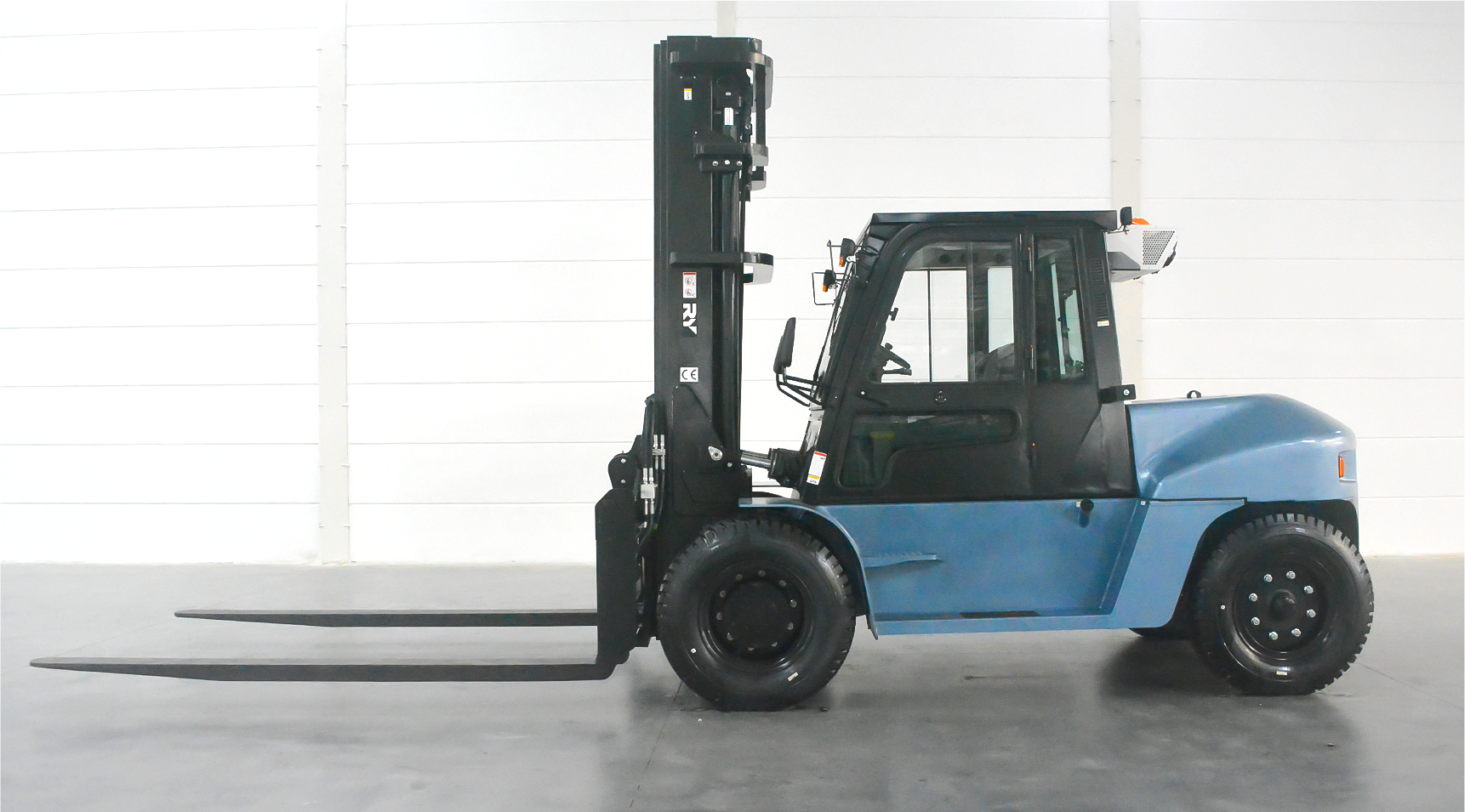 Royal's new generation Pro Plus series internal combustion forklifts 5.0 - 10.0 tons 